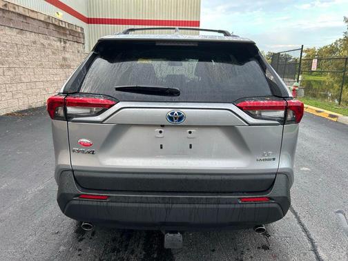 2024 Toyota RAV4 Hybrid LE