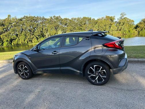 2020 Toyota C-HR LE