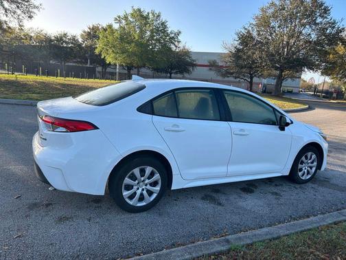 2024 Toyota Corolla Hybrid LE