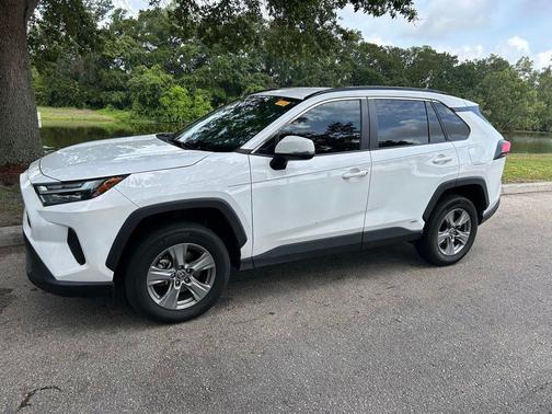 Ice Cap 2024 Toyota RAV4 Hybrid LE