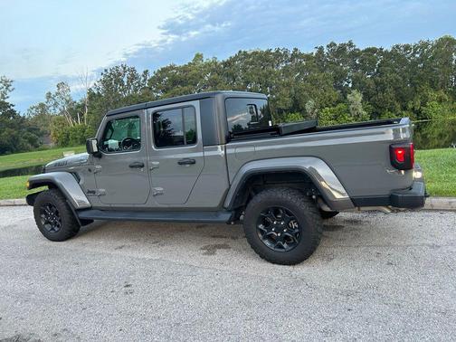 2023 Jeep Gladiator Willys 4x4