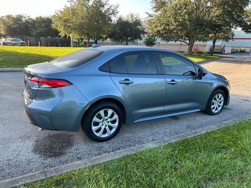 2025 Toyota Corolla Hybrid LE