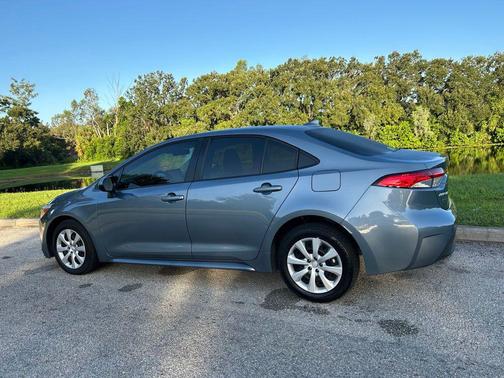 2025 Toyota Corolla Hybrid LE