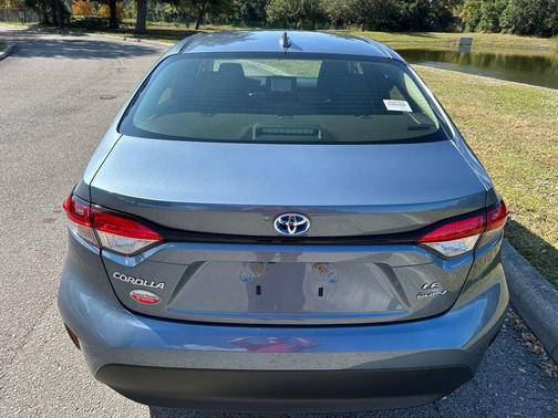 2025 Toyota Corolla Hybrid SE