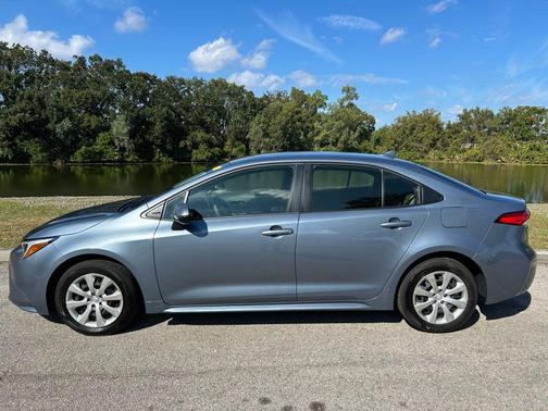 2025 Toyota Corolla Hybrid SE