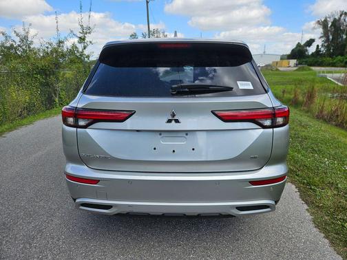 2023 Mitsubishi Outlander SE 2.5 2WD
