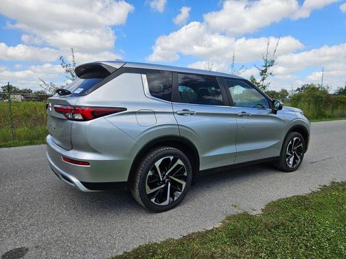 2023 Mitsubishi Outlander SE 2.5 2WD