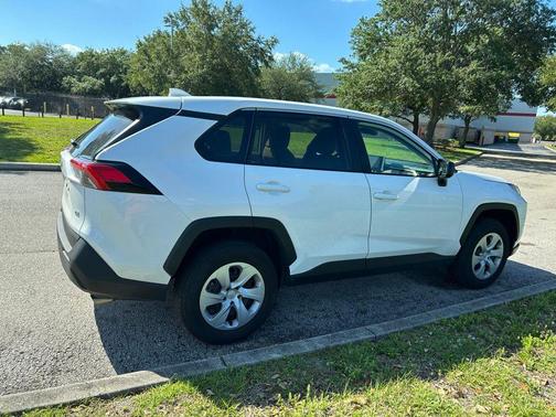 Ice Cap 2025 Toyota RAV4 LE