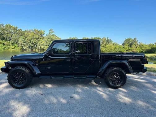 2023 Jeep Gladiator Sport S
