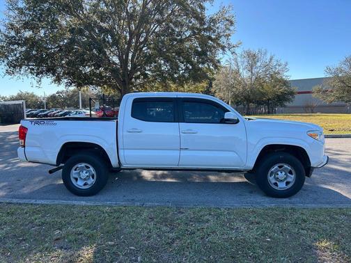 2016 Toyota Tacoma SR