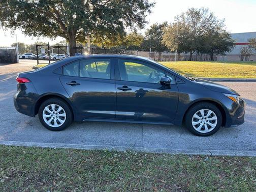 2025 Toyota Corolla Hybrid SE