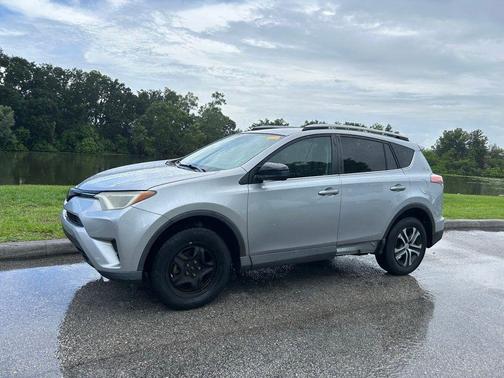 Silver Sky Metallic 2017 Toyota RAV4 LE