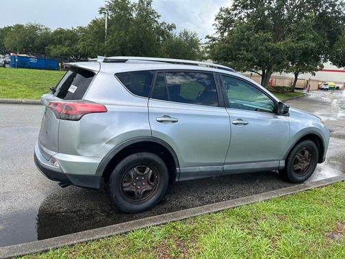 Silver Sky Metallic 2017 Toyota RAV4 LE