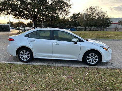 2024 Toyota Corolla Hybrid LE