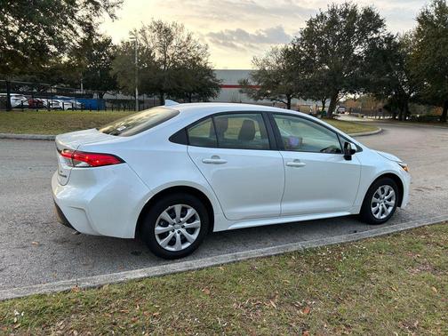 2024 Toyota Corolla Hybrid LE