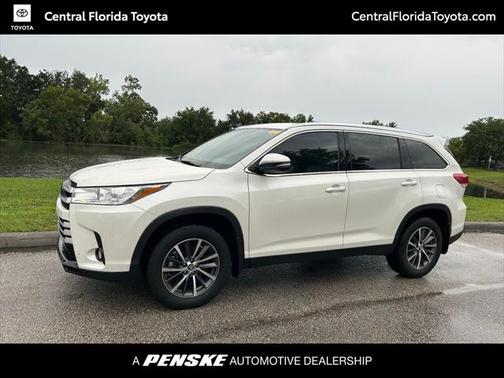 2019 Toyota Highlander SE