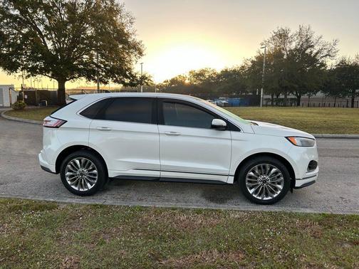 2021 Ford Edge Titanium