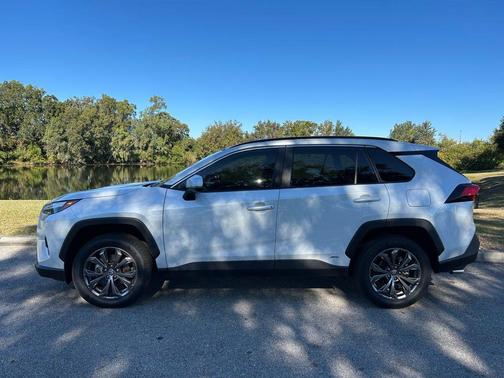 2024 Toyota RAV4 Hybrid XLE Premium