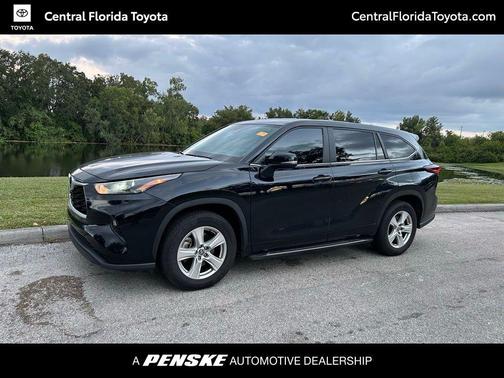 2024 Toyota Highlander LE