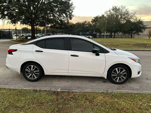 2024 Nissan Versa 1.6 S