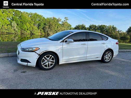 OXFORD WHITE 2013 Ford Fusion SE