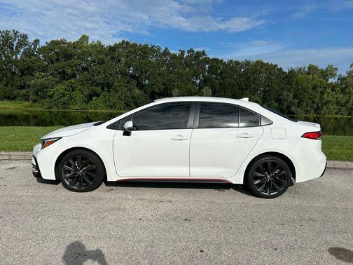 2023 Toyota Corolla Hybrid XLE