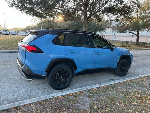 2023 Toyota RAV4 Hybrid SE