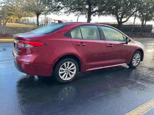 2024 Toyota Corolla Hybrid SE