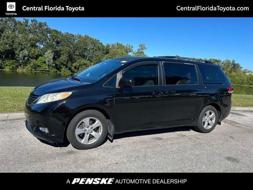 2013 Toyota Sienna LE