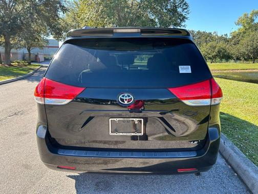 2013 Toyota Sienna LE