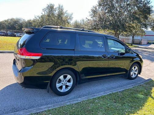 2013 Toyota Sienna LE