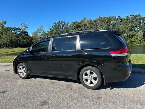 2013 Toyota Sienna LE