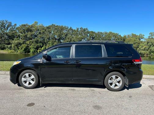 2013 Toyota Sienna LE