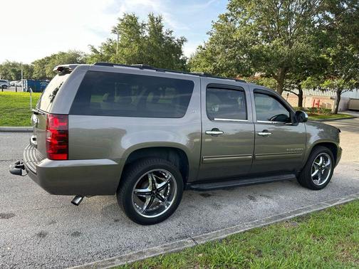 Mocha Steel Metallic 2014 Chevrolet Suburban 1500 LT