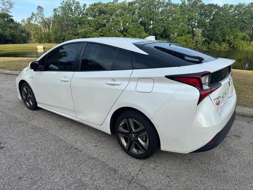 2021 Toyota Prius XLE