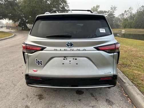 2024 Toyota Sienna Platinum