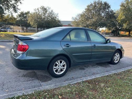 2005 Toyota Camry LE V6