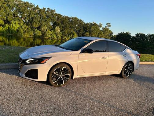 Gray Sky Pearl 2025 Nissan Altima SR FWD