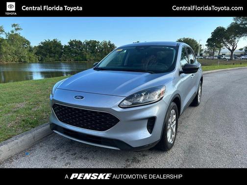 ICED BLUE SILVER METALLIC 2022 Ford Escape SE