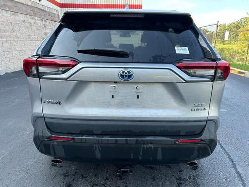 2022 Toyota RAV4 Hybrid XLE