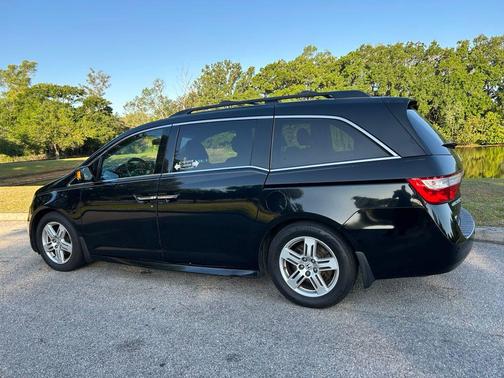Crystal Black Pearl 2011 Honda Odyssey Touring