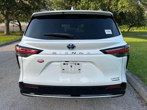 2021 Toyota Sienna Limited 7-Passenger