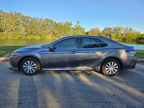 2024 Toyota Camry Hybrid LE