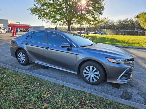 2024 Toyota Camry Hybrid LE