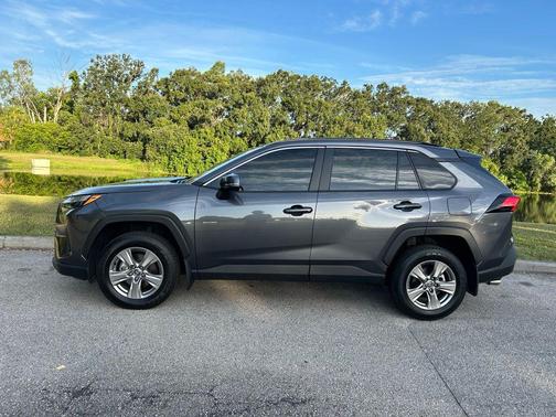 2024 Toyota RAV4 XLE