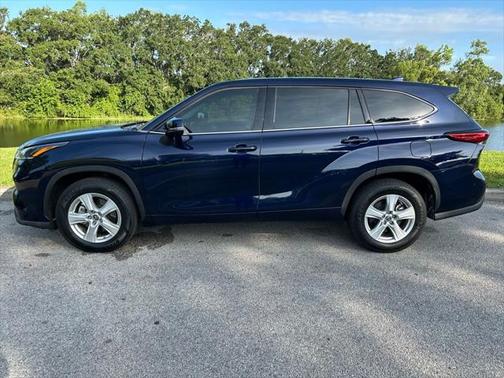2021 Toyota Highlander LE