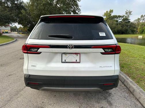 2024 Toyota Grand Highlander Platinum