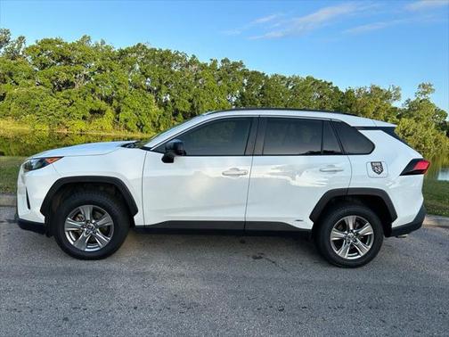 2022 Toyota RAV4 Hybrid LE
