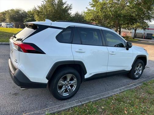 2022 Toyota RAV4 Hybrid LE