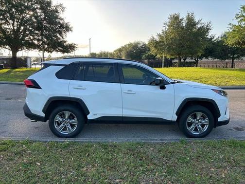 2022 Toyota RAV4 Hybrid LE